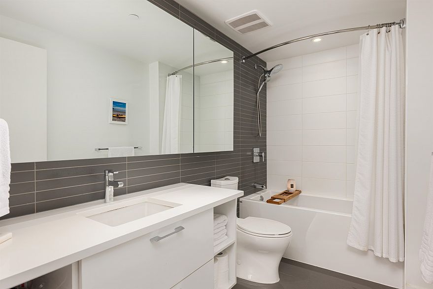 906 3557 Sawmill Crescent