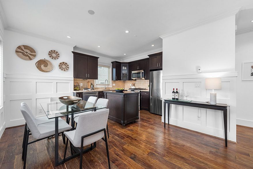 2525 W 7TH AVENUE, Vancouver BC V6K 1Y8