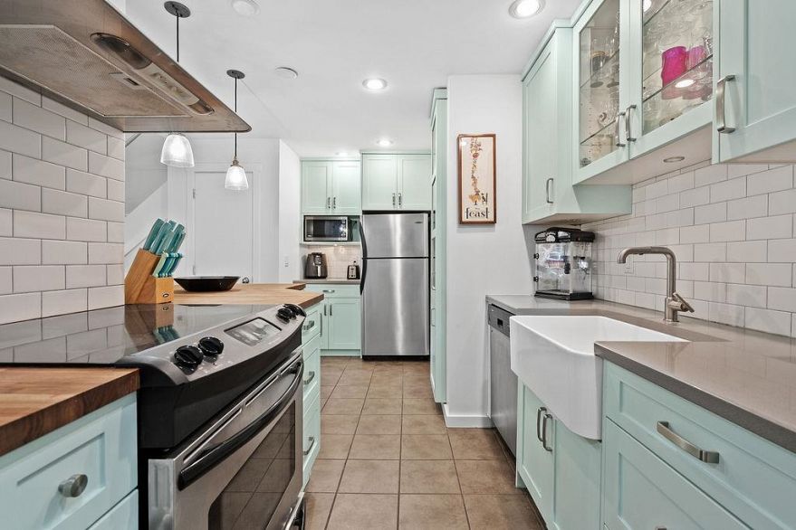 310 1549 Kitchener Street