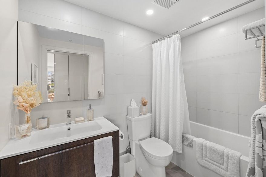 608 285 E 10th Avenue