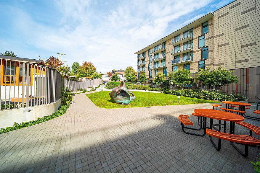 602 8181 Chester Street