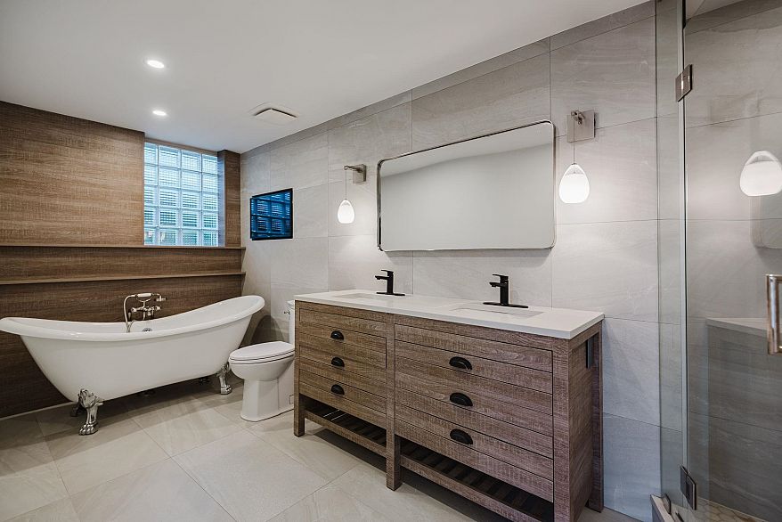 PH7 1688 Robson Street