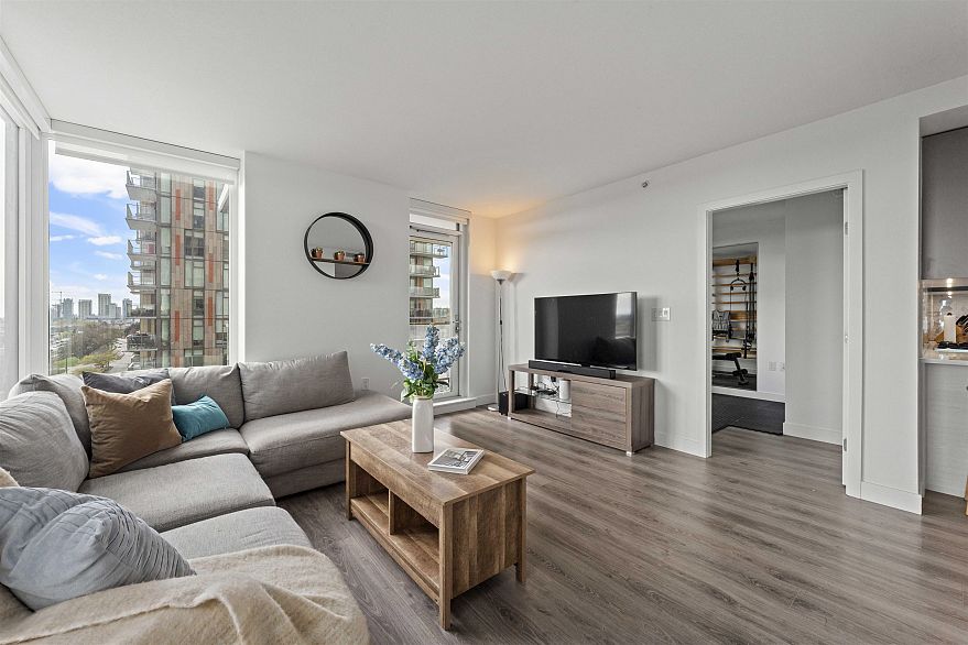 807 8181 Chester Street