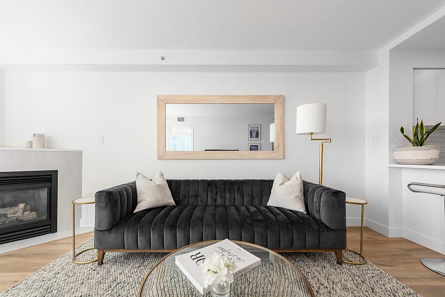 2208 63 KEEFER PLACE, Vancouver BC V6B 6N6