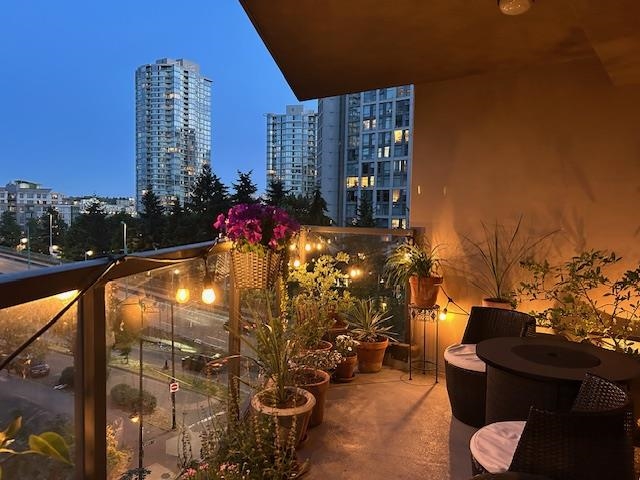 603 989 Beatty Street