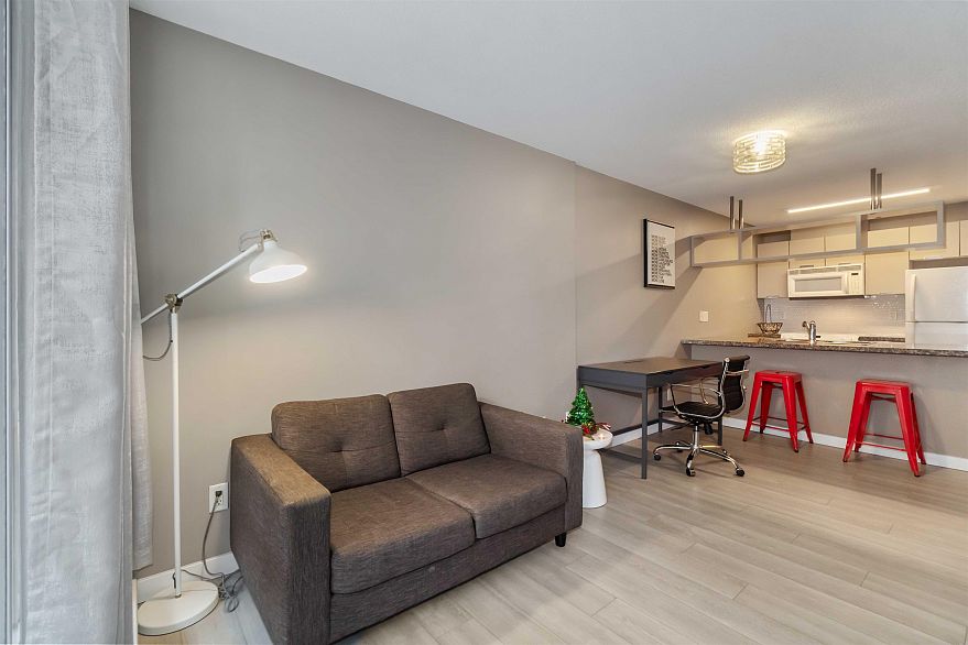 613 1082 Seymour Street