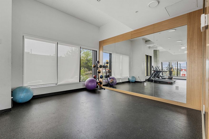 807 8181 Chester Street