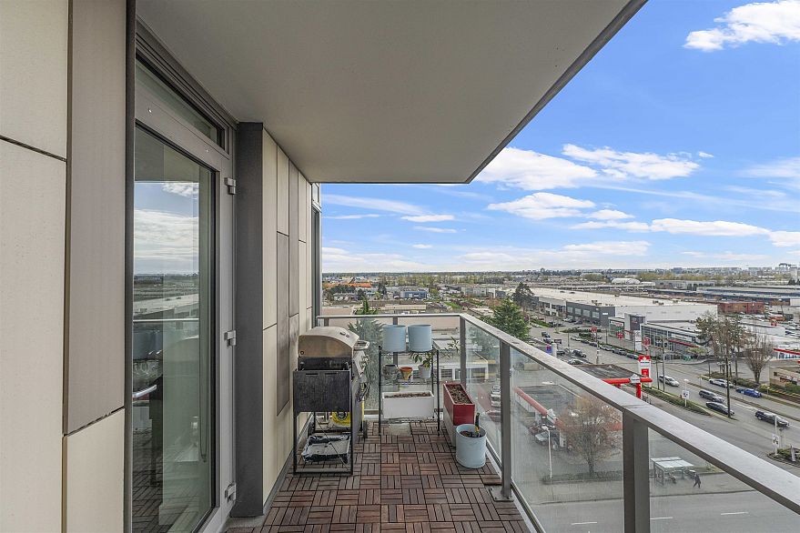 807 8181 Chester Street