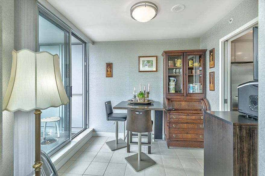 1207 1408 Strathmore Mews