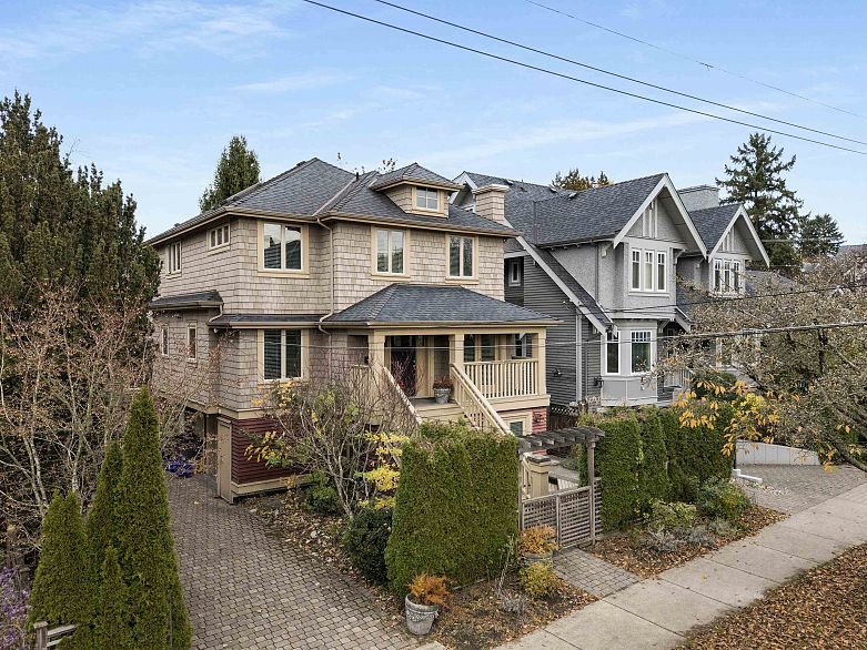 2525 W 7TH AVENUE, Vancouver BC V6K 1Y8