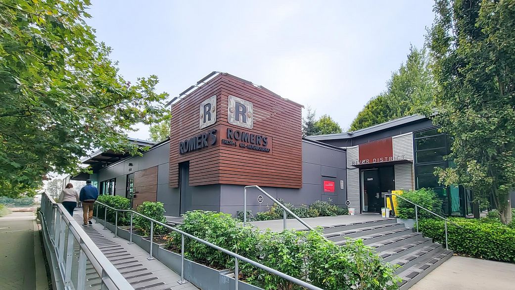 214 3038 Kent Avenue South E