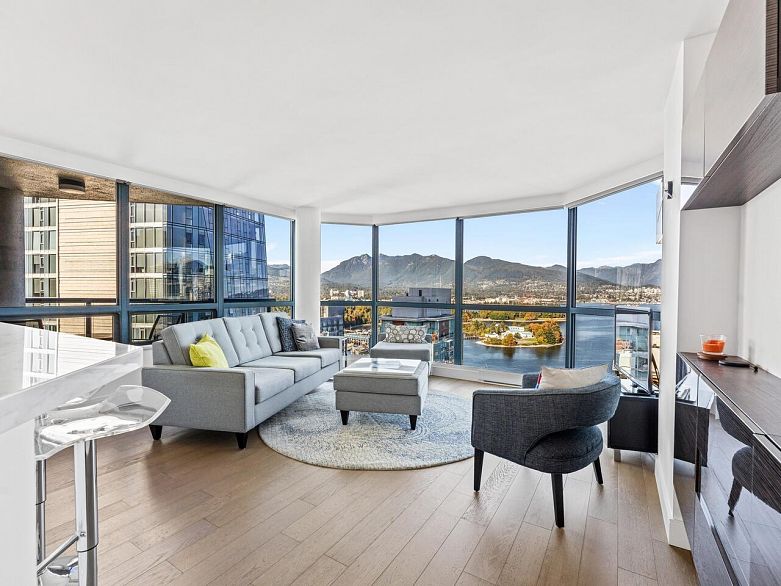 2302 1415 West Georgia Street