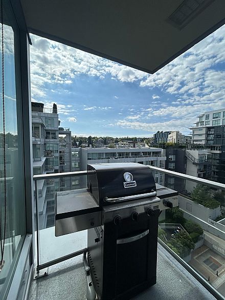 907 1833 Crowe Street