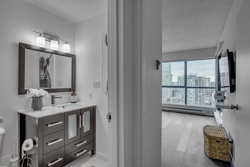 PH6 1060 ALBERNI STREET, Vancouver BC V6E 4K2