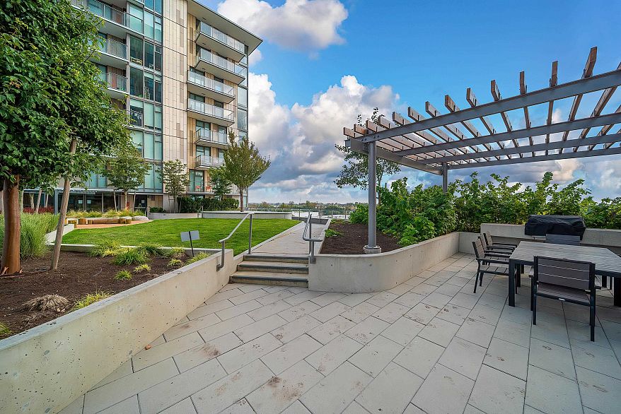 602 8181 Chester Street