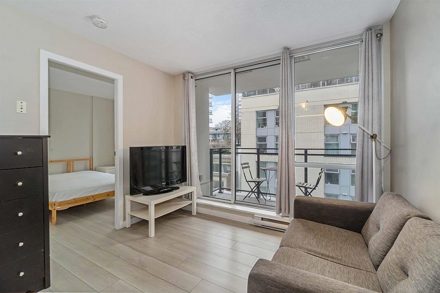 613 1082 Seymour Street