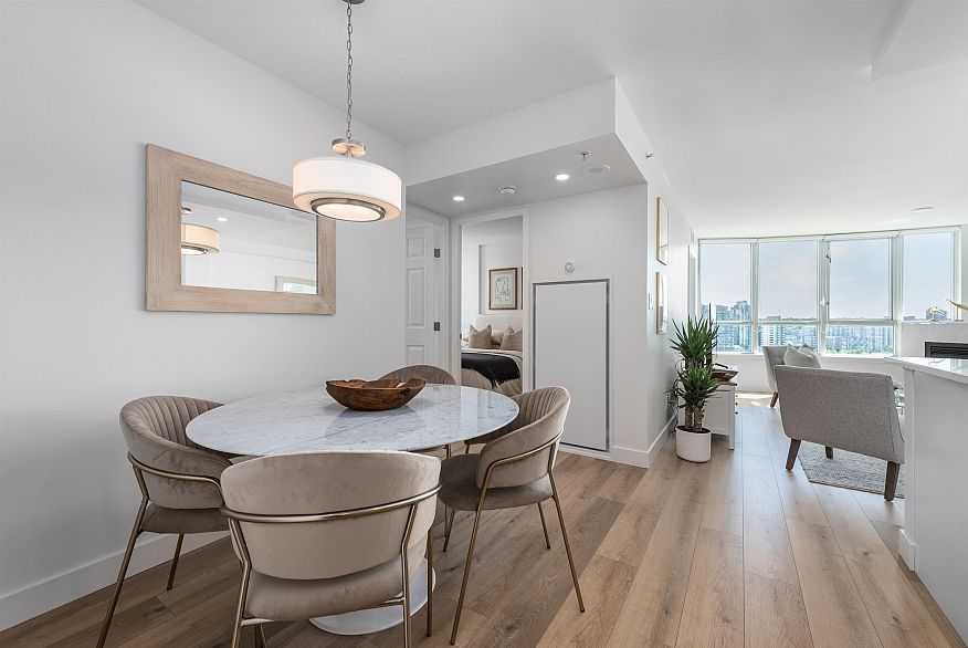 2208 63 KEEFER PLACE, Vancouver BC V6B 6N6