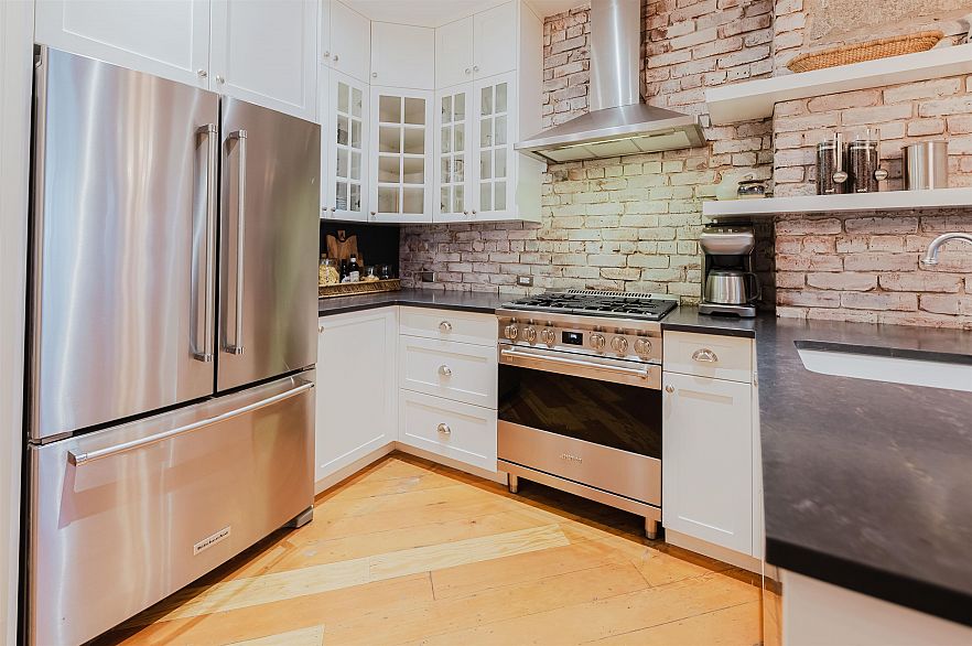 210 1178 Hamilton Street