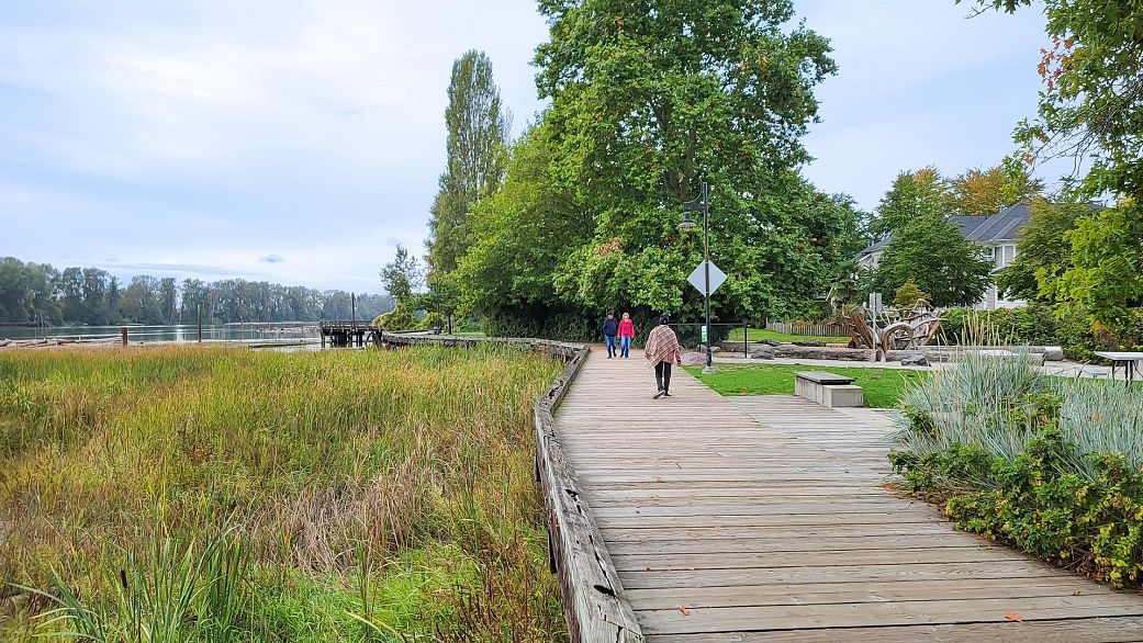 214 3038 Kent Avenue South E