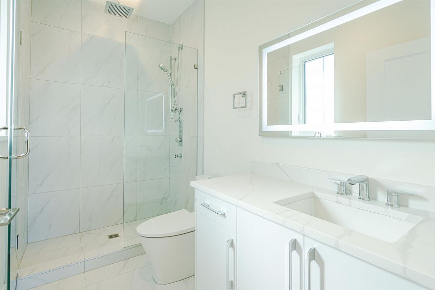 1 8190 Cartier Street