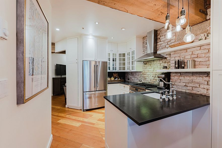 210 1178 Hamilton Street