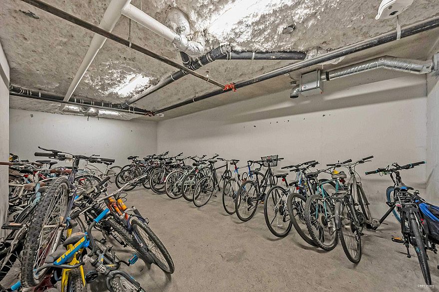 907 1833 Crowe Street