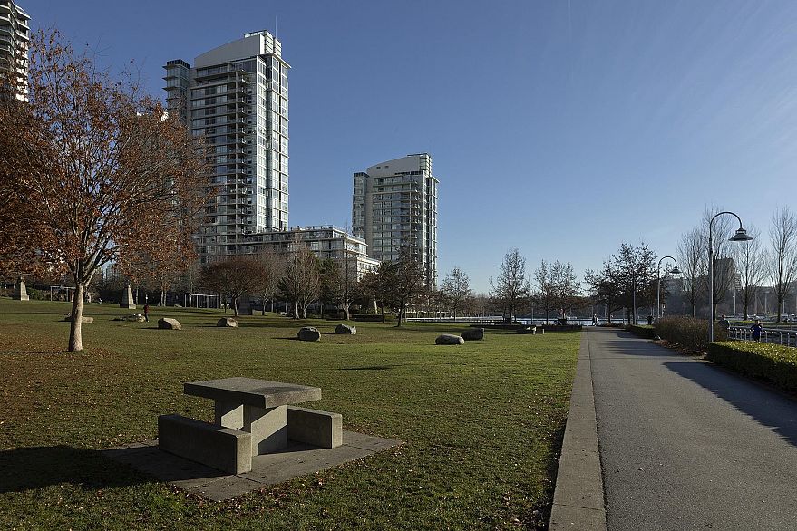 901 628 Kinghorne Mews