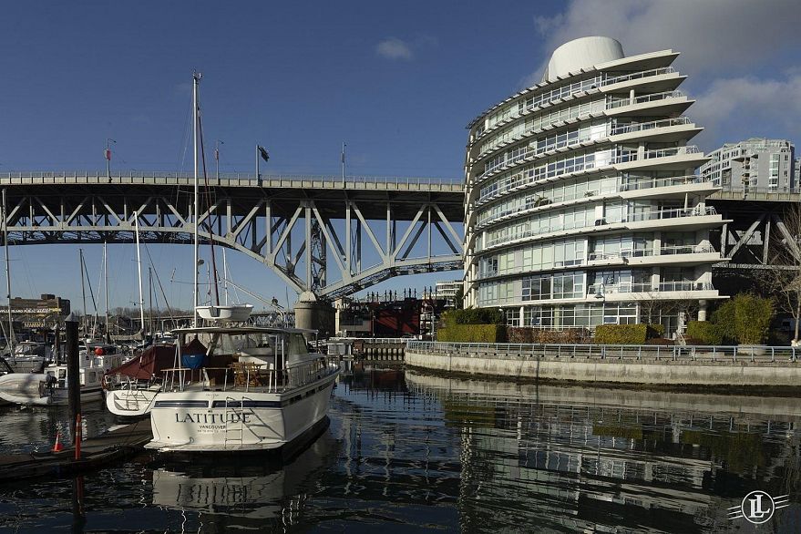 901 628 Kinghorne Mews