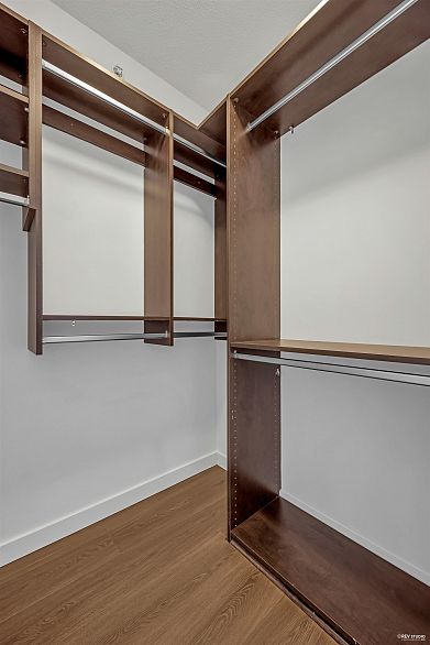 1002 833 Homer Street