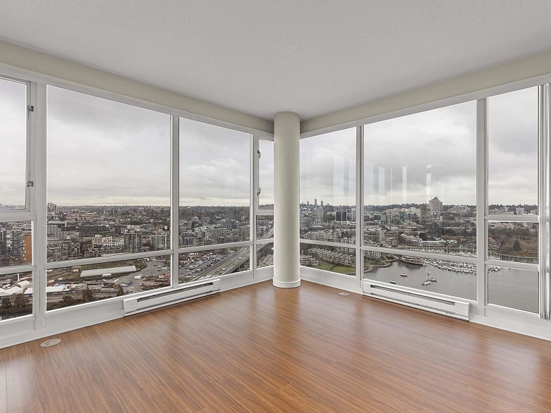 3805 1033 Marinaside Crescent