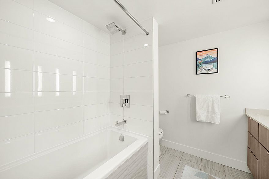 1201 1788 Columbia Street