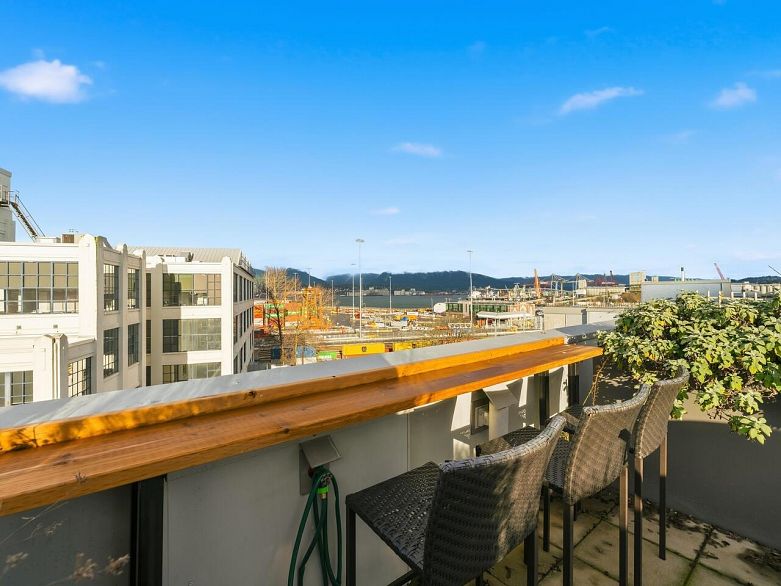 305 626 Alexander Street