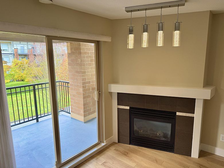 302 2388 Western Parkway