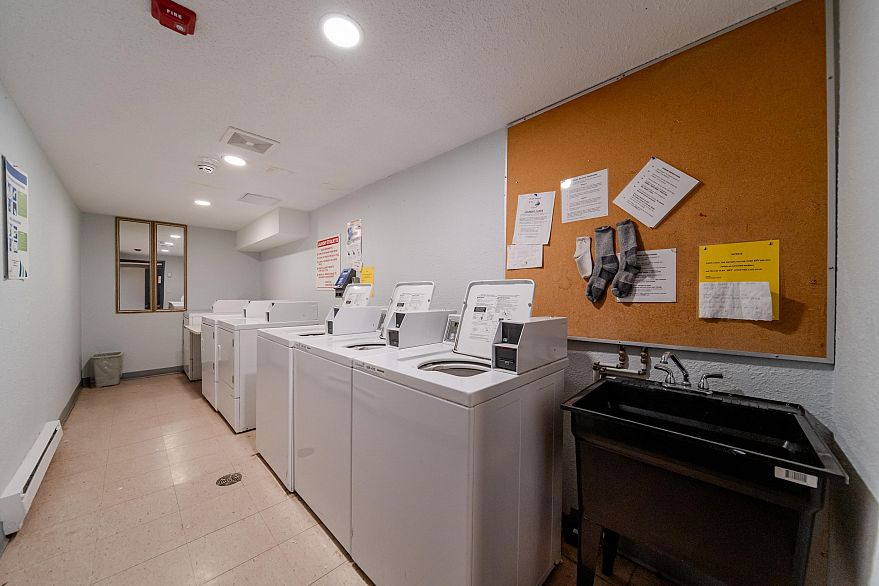 301 1234 Pendrell Street