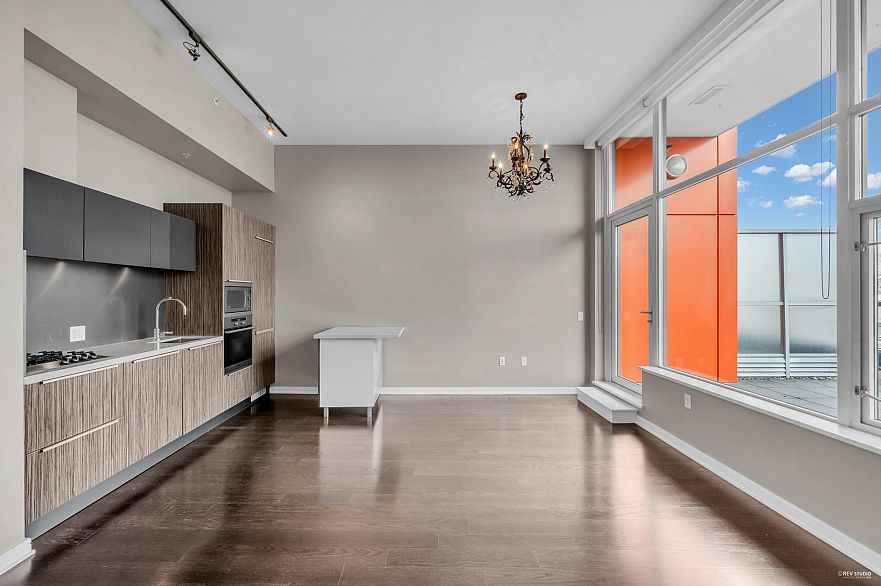 802 123 W 1st Avenue