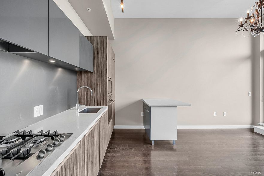 802 123 W 1st Avenue