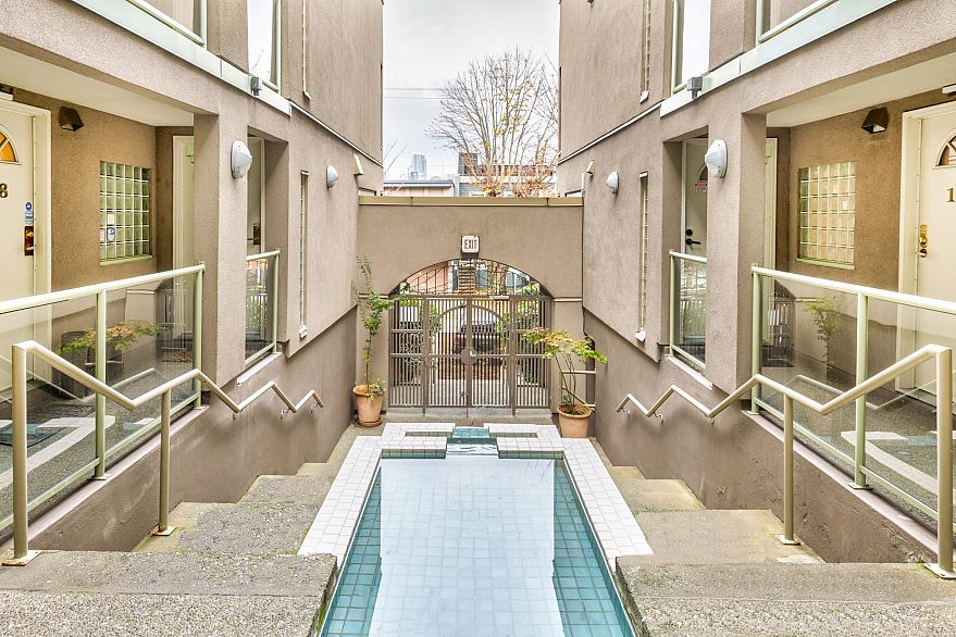 204 1082 W 8th Avenue