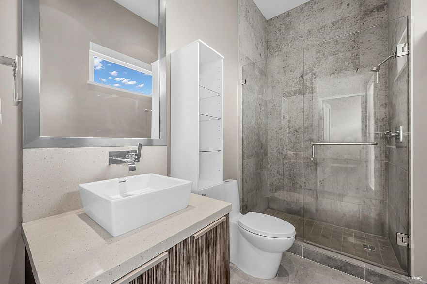 802 123 W 1st Avenue