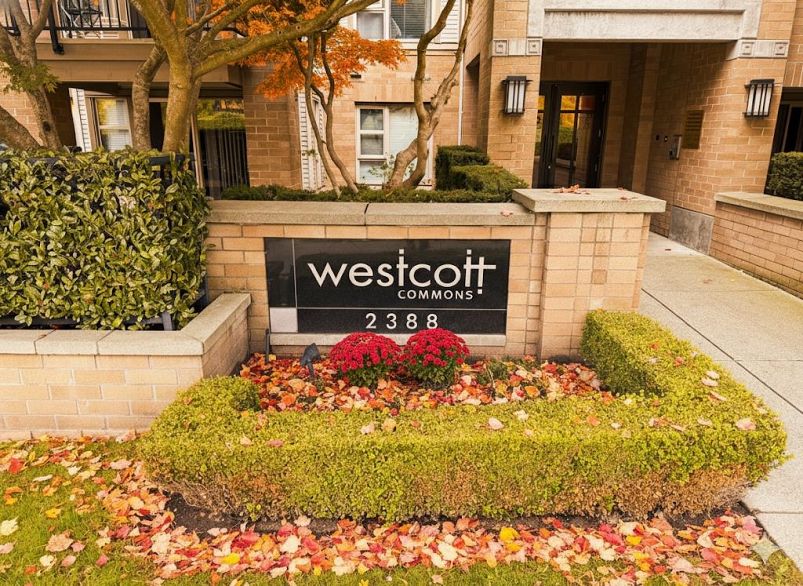 302 2388 Western Parkway