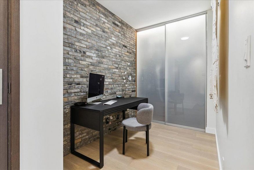 402 1477 W Pender Street