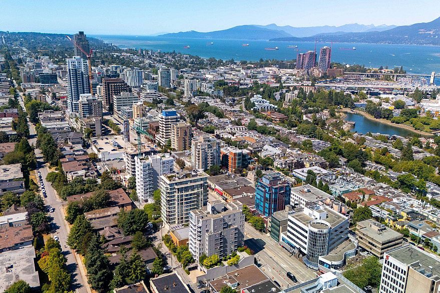 302 1030 W Broadway Street