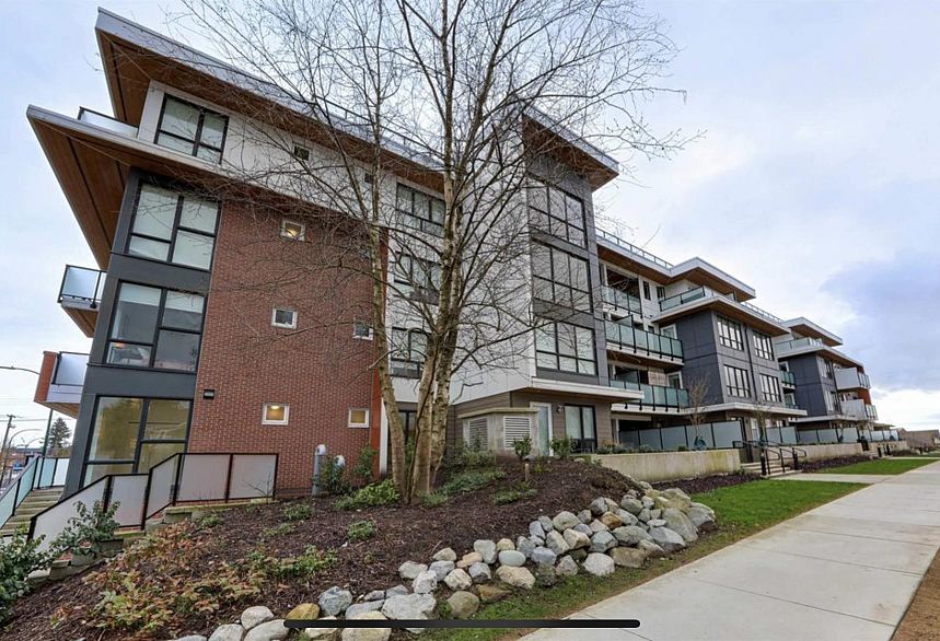 308 4933 Clarendon Street