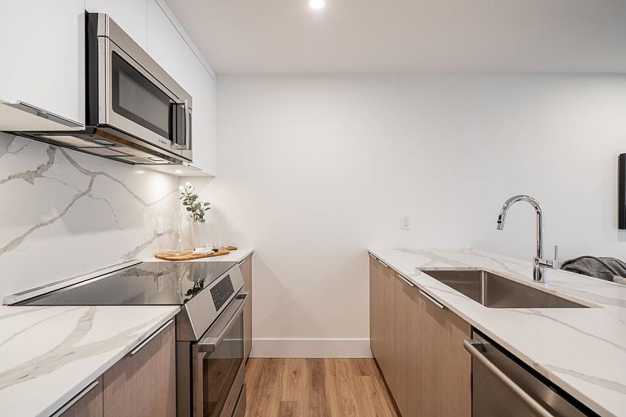 110 2085 E 1st Avenue