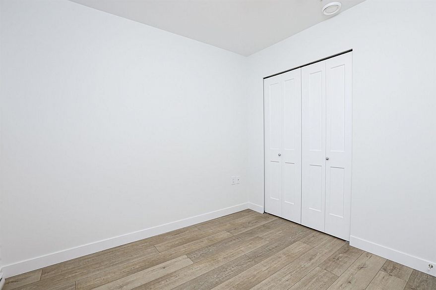 308 4933 Clarendon Street