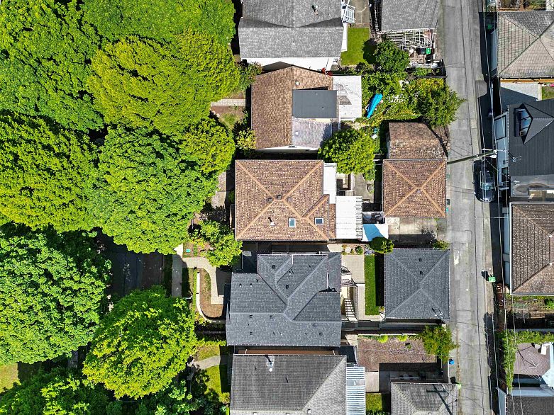 4988 Sherbrooke Street