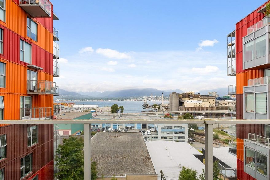 PH1 933 E Hastings Street