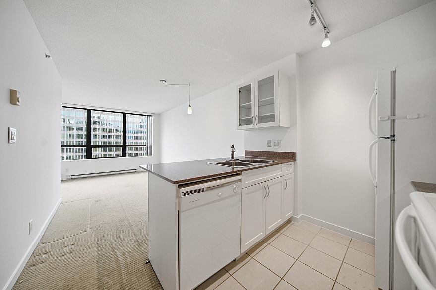 1908 938 Smithe Street