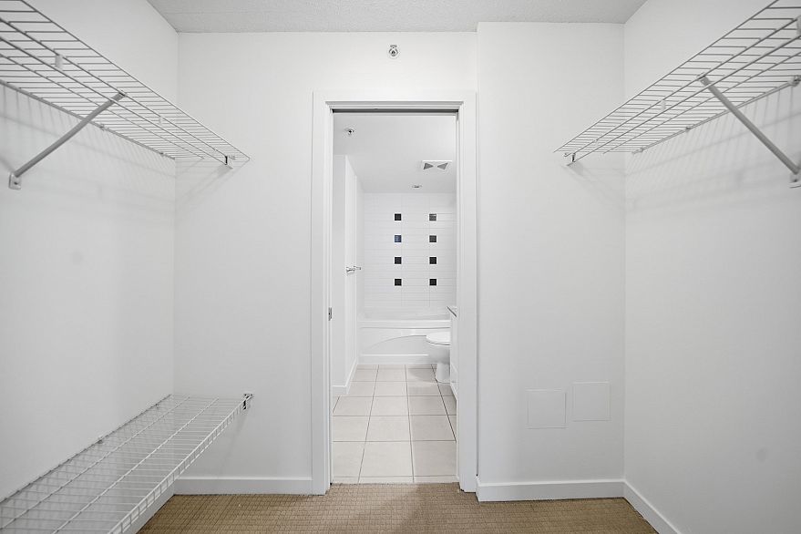 1908 938 Smithe Street