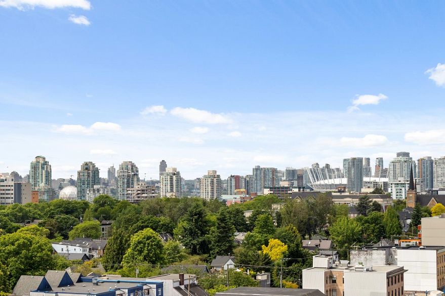 PH1 933 E Hastings Street