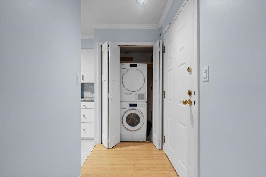 203 1665 Arbutus Street